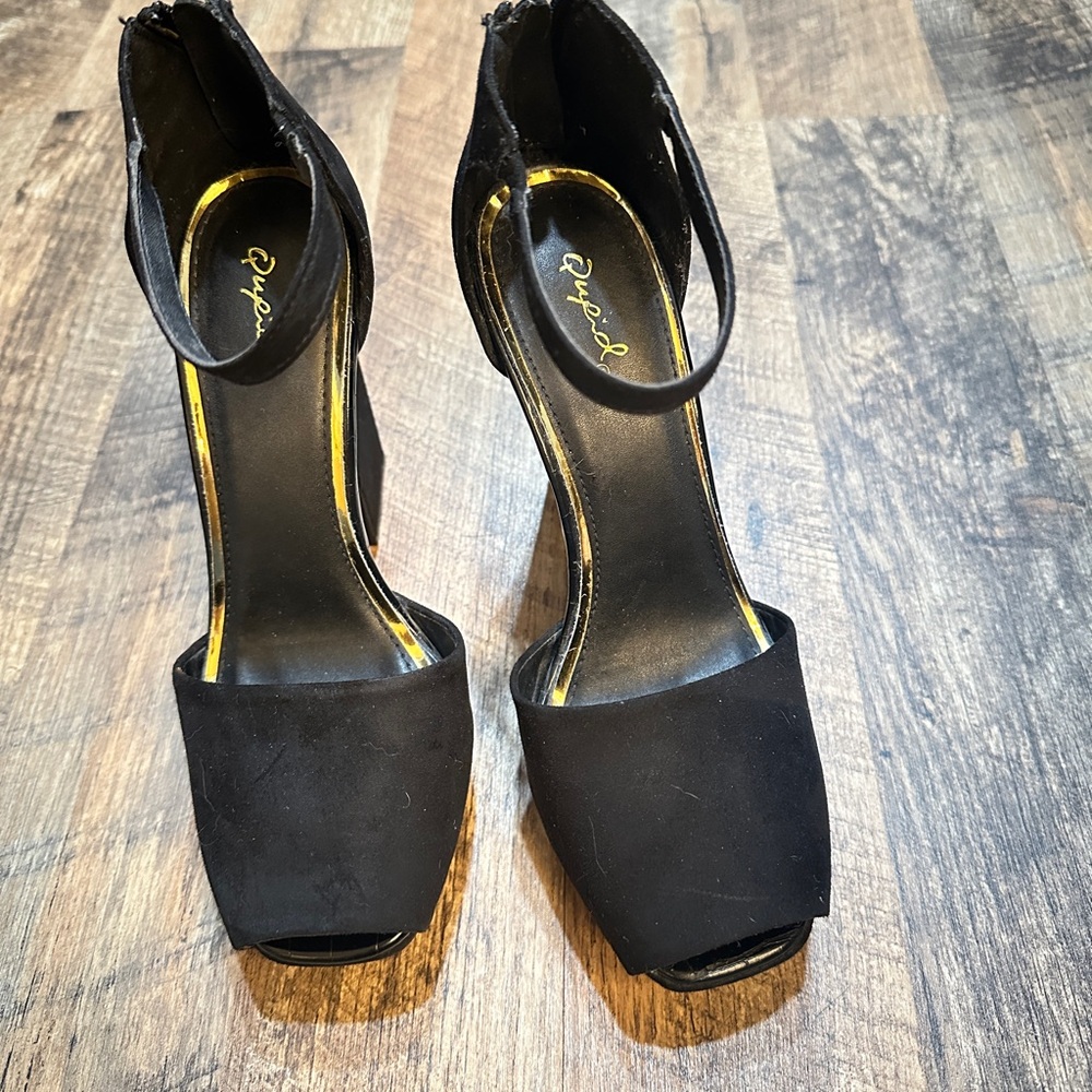 Qupid Black Open Toe Heels